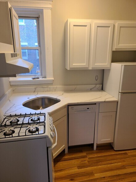 Primary Photo - 74 Kilmarnock St