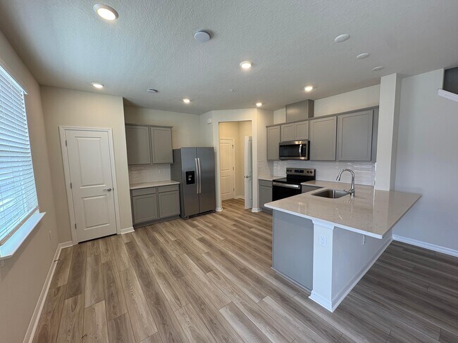 Building Photo - 3315 Canyon Bay Pt