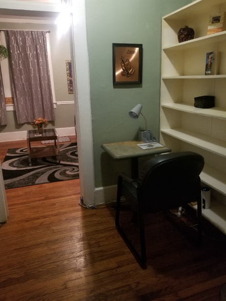 Building Photo - 2217 Marion St