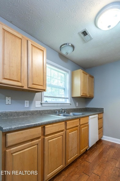 Building Photo - 7005 Buddy J Ln