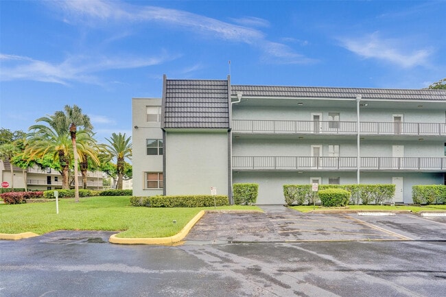 Building Photo - 9351 Lime Bay Blvd