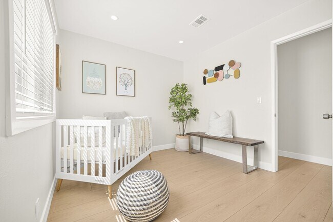 Building Photo - 4141 E Addington Cir