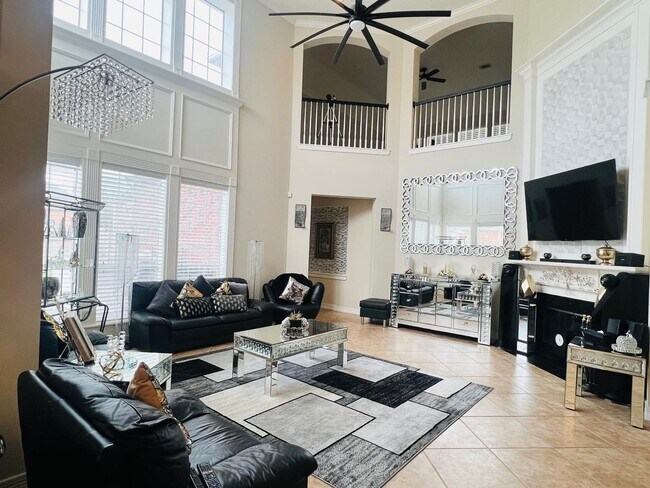 Building Photo - 4114 Fisher Lake Dr