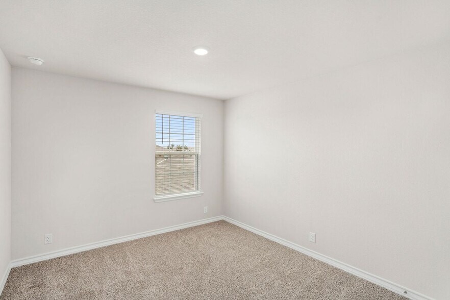 Building Photo - 5035 Punch Shot