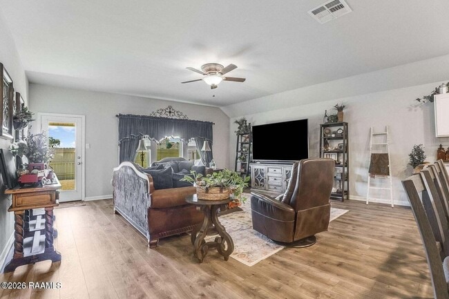Building Photo - 135 Grace View Dr