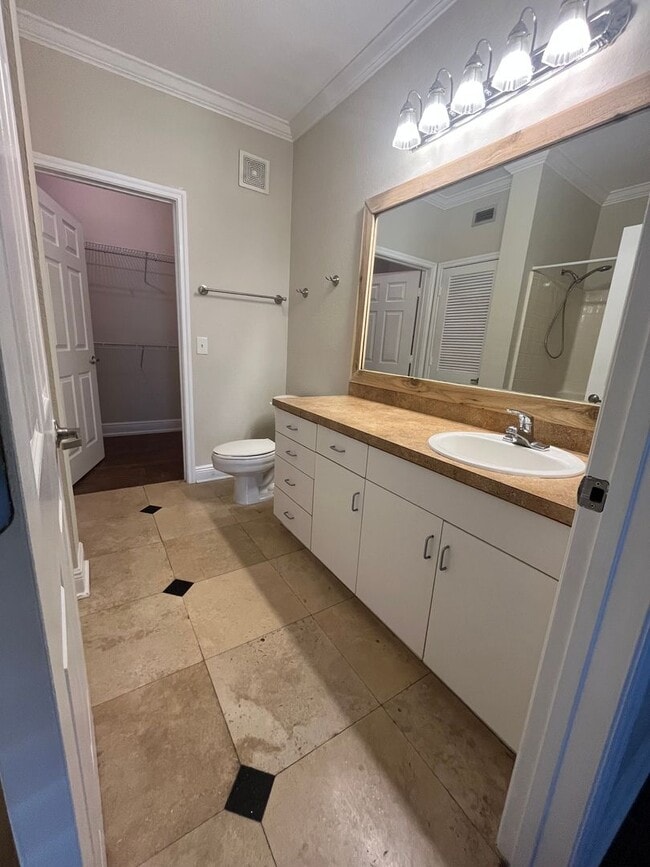 Building Photo - Downtown 1/1 Condo pool view & fireplace with free water/sewer