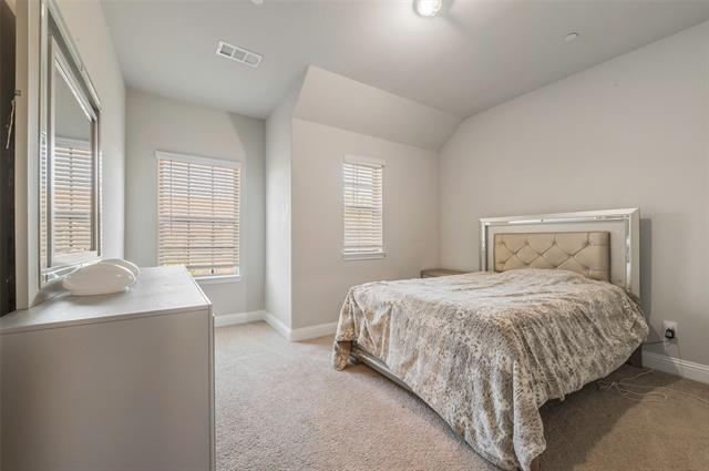 Building Photo - 6267 Blythe Dr