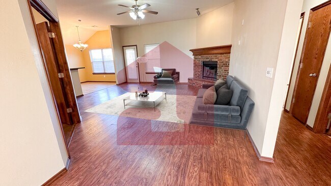 Building Photo - 1704 January Pl