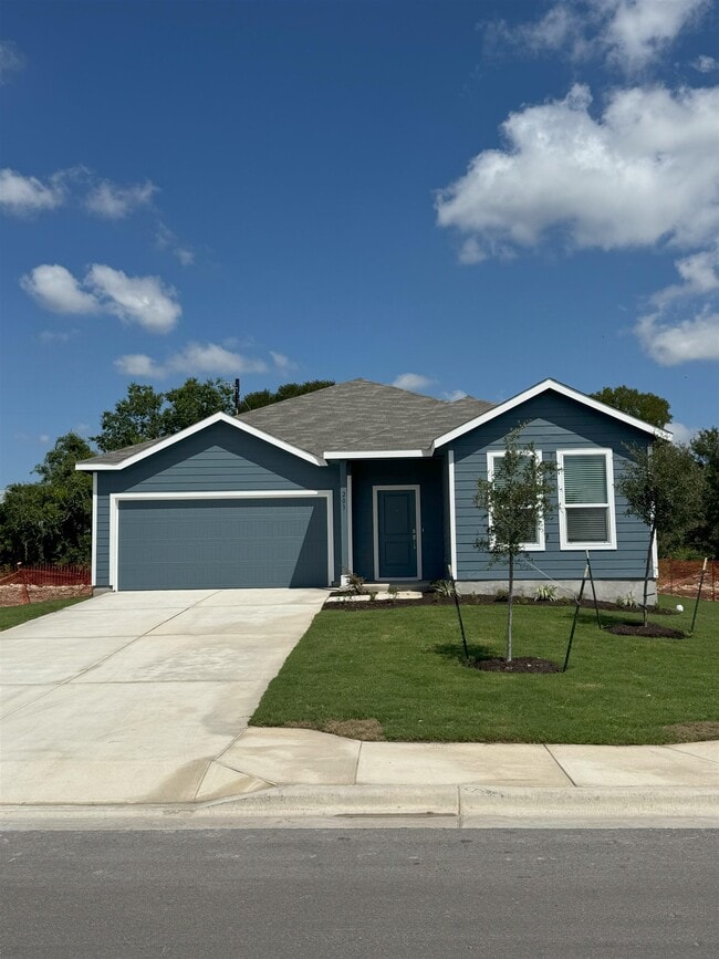 Primary Photo - 203 Heritage Grv
