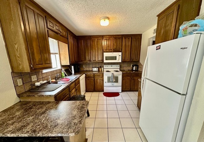 Building Photo - 1421 S 12th St