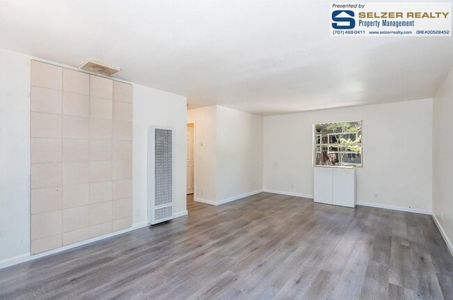 Building Photo - Charming updated 3 bd. Brooktrails home in a lovely setting!