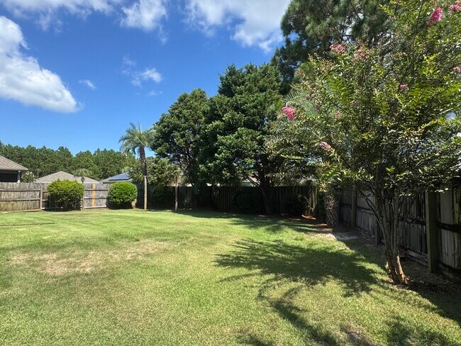 Building Photo - 418 White Heron Dr