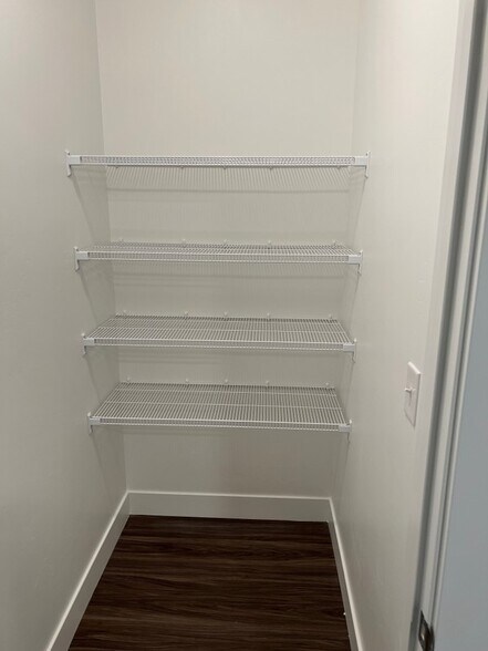 Building Photo - 3363 Hardman Way
