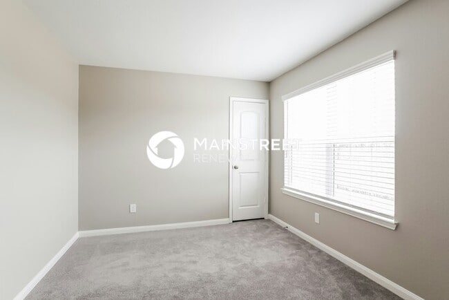 Building Photo - 5 Bedroom Pet-Friendly Home in Magnolia, TX with Main Street Renewal
