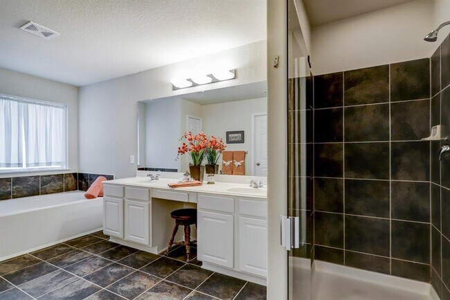 Building Photo - 3215 Wren Valley Trail
