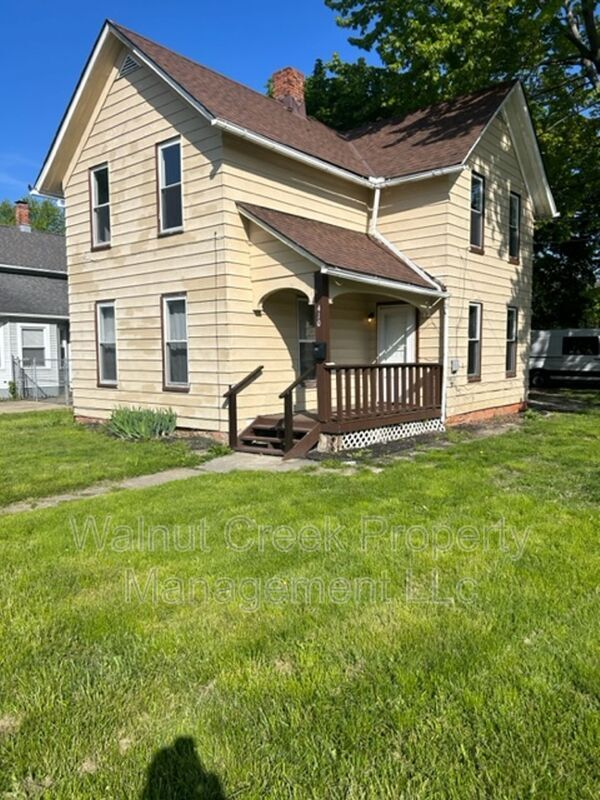 Building Photo - 410 W 14th St