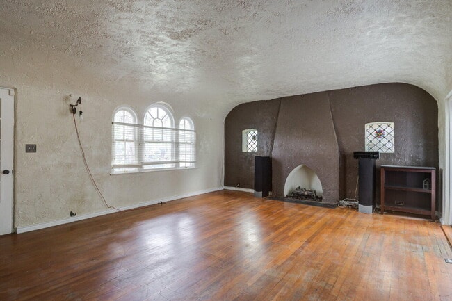 Building Photo - 2305 18th St