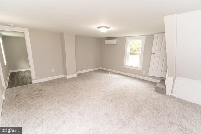Building Photo - 119 Davis Ln