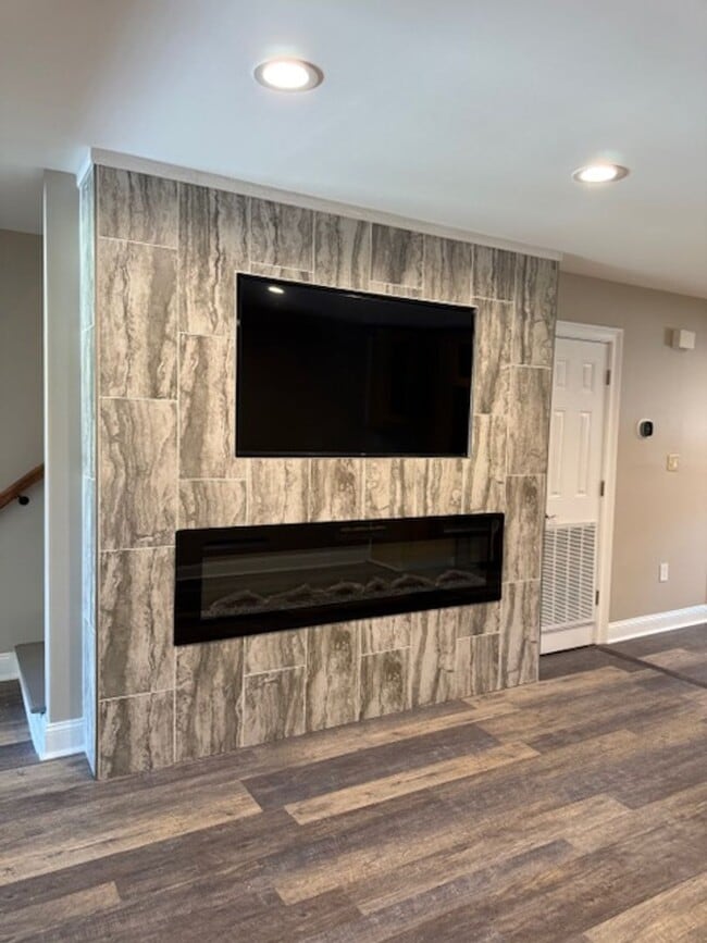 Building Photo - Chapel Creek