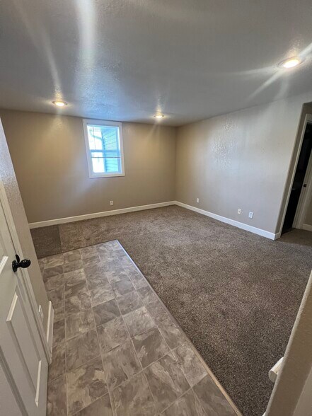 Building Photo - 312 N 1st Ave