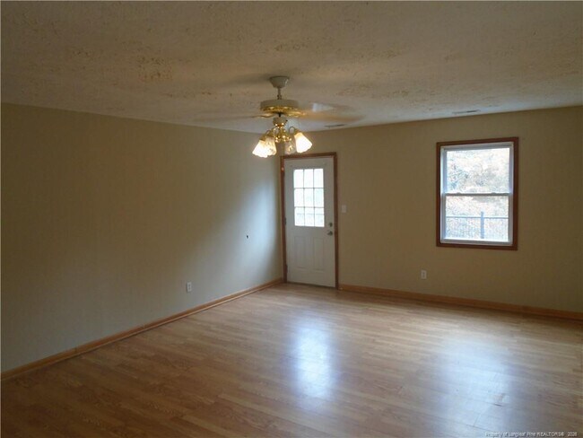 Building Photo - 611 Drypoint Ln
