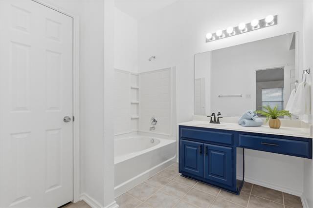 Building Photo - 2825 Saddlebred Trail