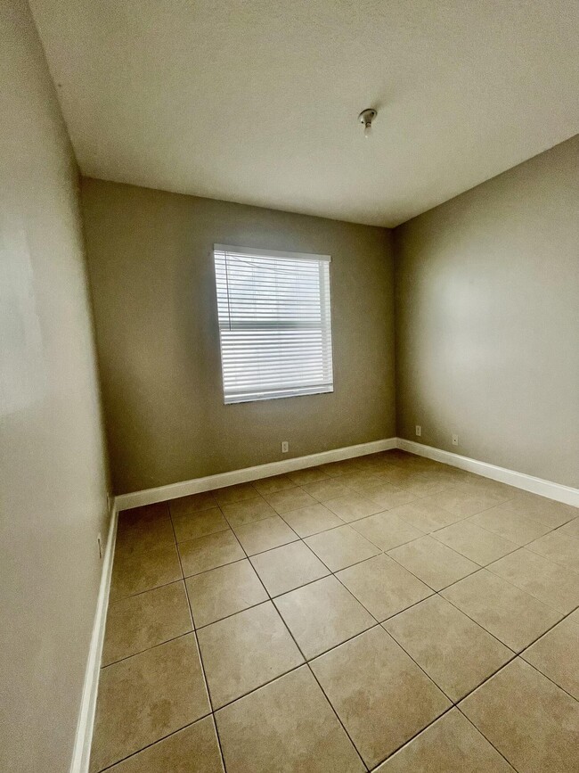 Building Photo - 325 Mulberry Grove Rd