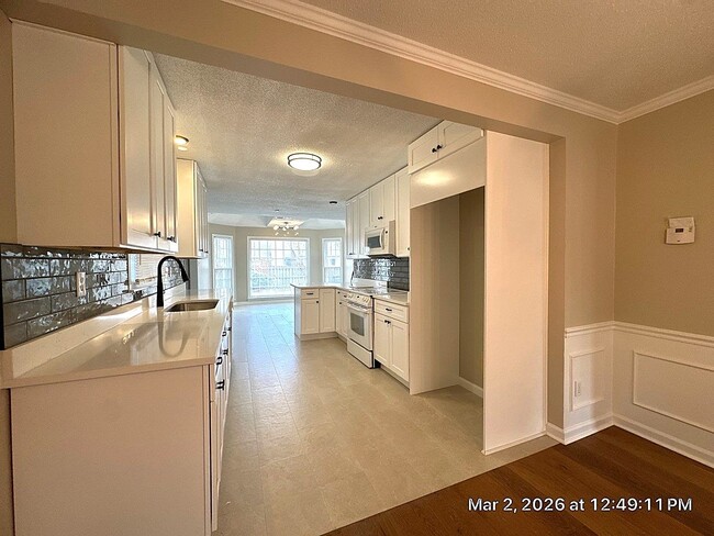 Building Photo - Germantown/ Gorgeous 5 Bedroom Home Newly Renovated