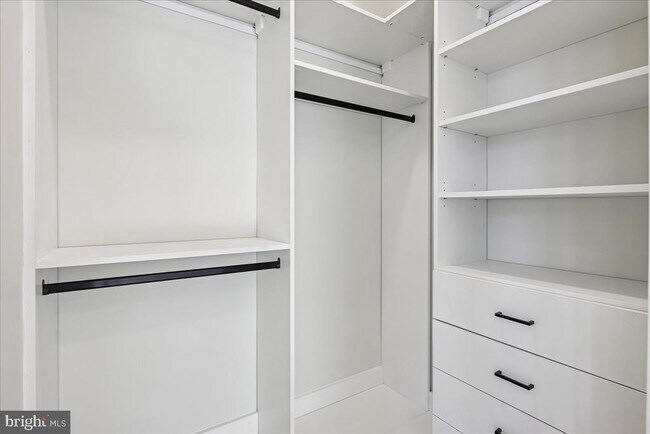 Building Photo - 4428 Albemarle St NW