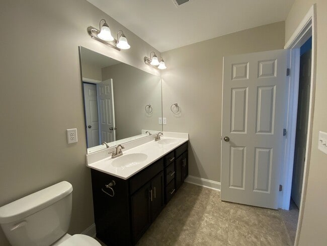 Building Photo - 505 Stone Crab Ln