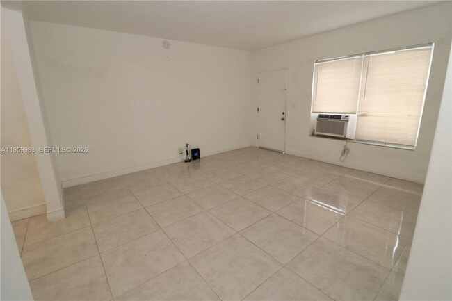 Building Photo - 820 85th St