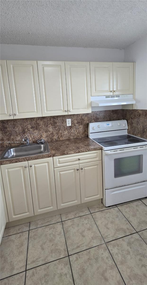 Building Photo - 10820 SW 200th Dr