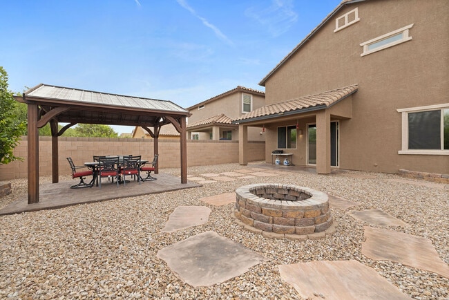 Building Photo - 11904 W Farmall Dr