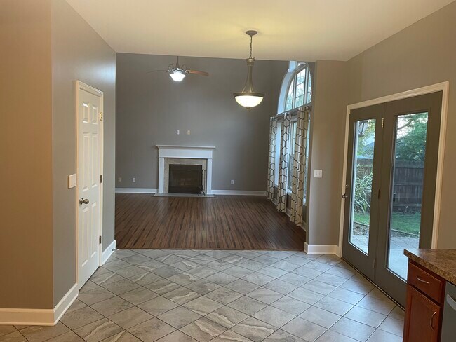 Building Photo - 940 Sunny Slope Trace