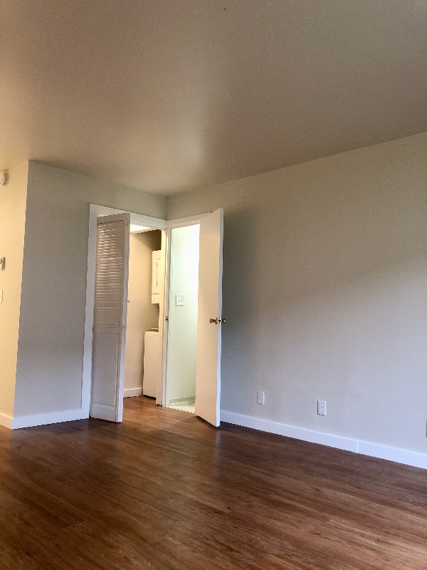 Building Photo - 3604 NE 73rd Pl