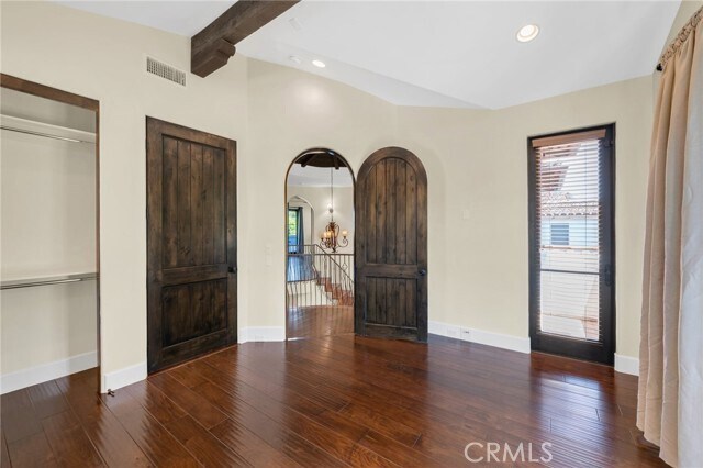 Building Photo - 221 Vía Alameda