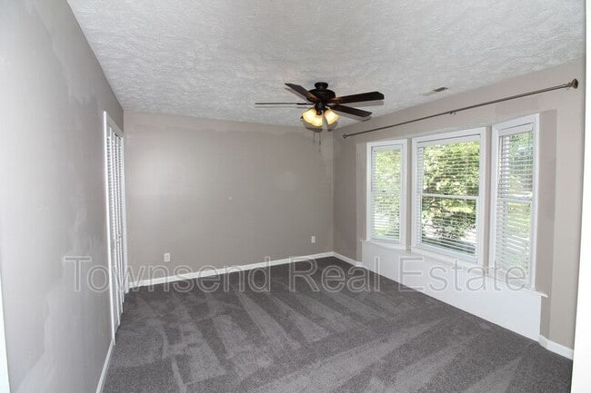 Building Photo - 5827 Hibernia Dr