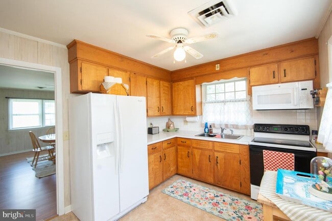 Building Photo - 110 Middle St