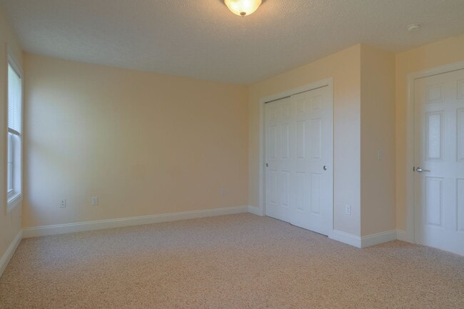 Building Photo - Available for the 2026-2027 lease term.