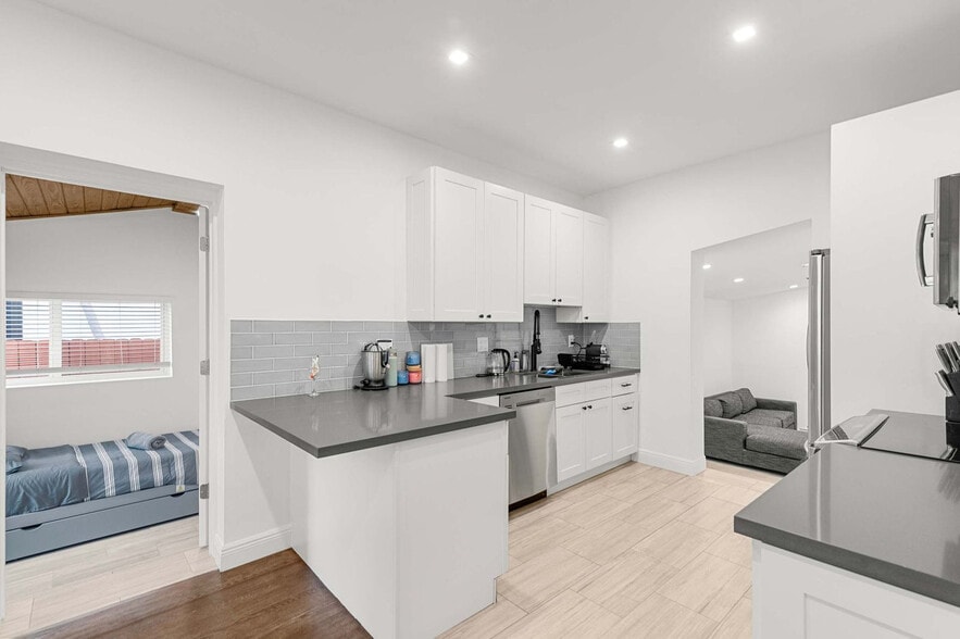 Building Photo - 443 NE 71st St