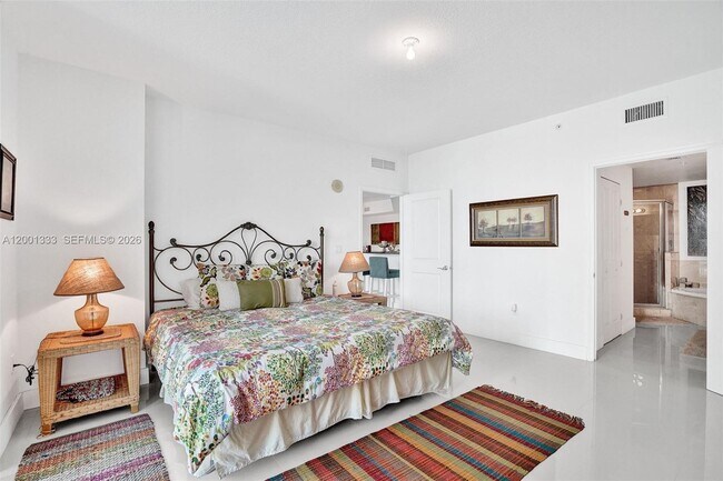 Building Photo - 7900 Harbor Island Dr