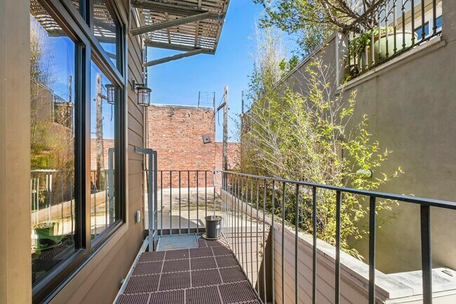 Building Photo - 725 Tehama St