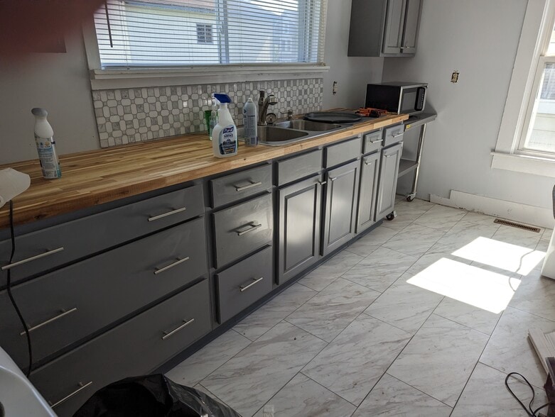 Butcher Block Counter Top - 313 Ronceverte Ave