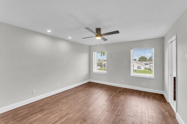 Building Photo - 491 SW 182nd Way