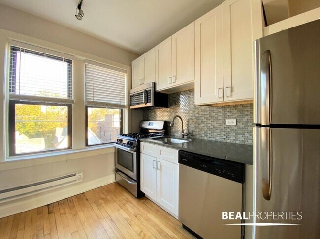 Building Photo - 0 bedroom in CHICAGO IL 60647
