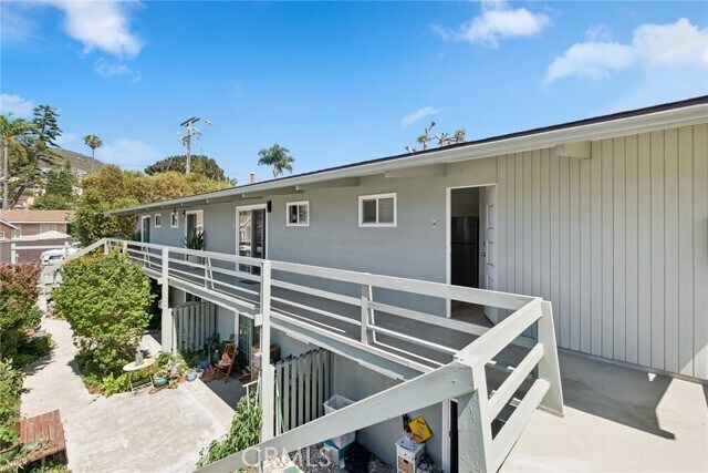 Building Photo - 525 Catalina St