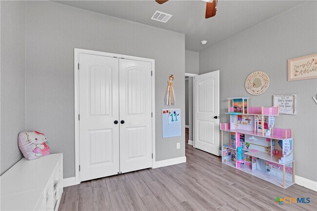 Building Photo - 8508 Glade Dr