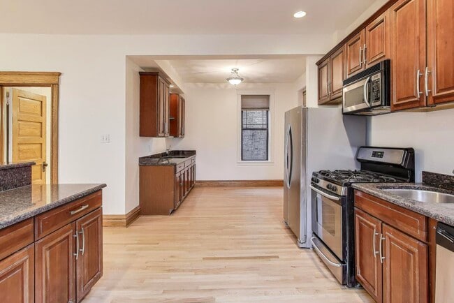 Building Photo - 3901 N Hamilton Ave