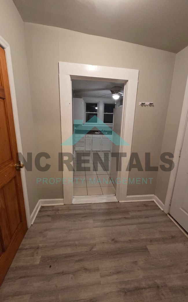 Building Photo - 714 Dillard St