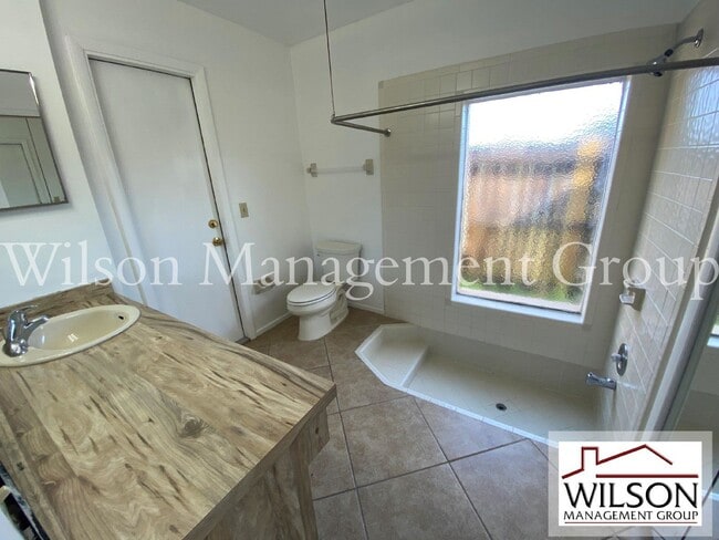 Building Photo - 1441 Bridlebrook Dr